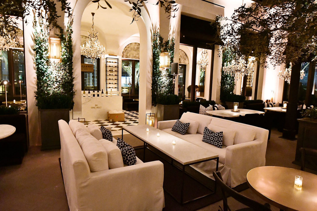 RETNA Takes Over the New Restoration Hardware in Palm Beach - Galerie