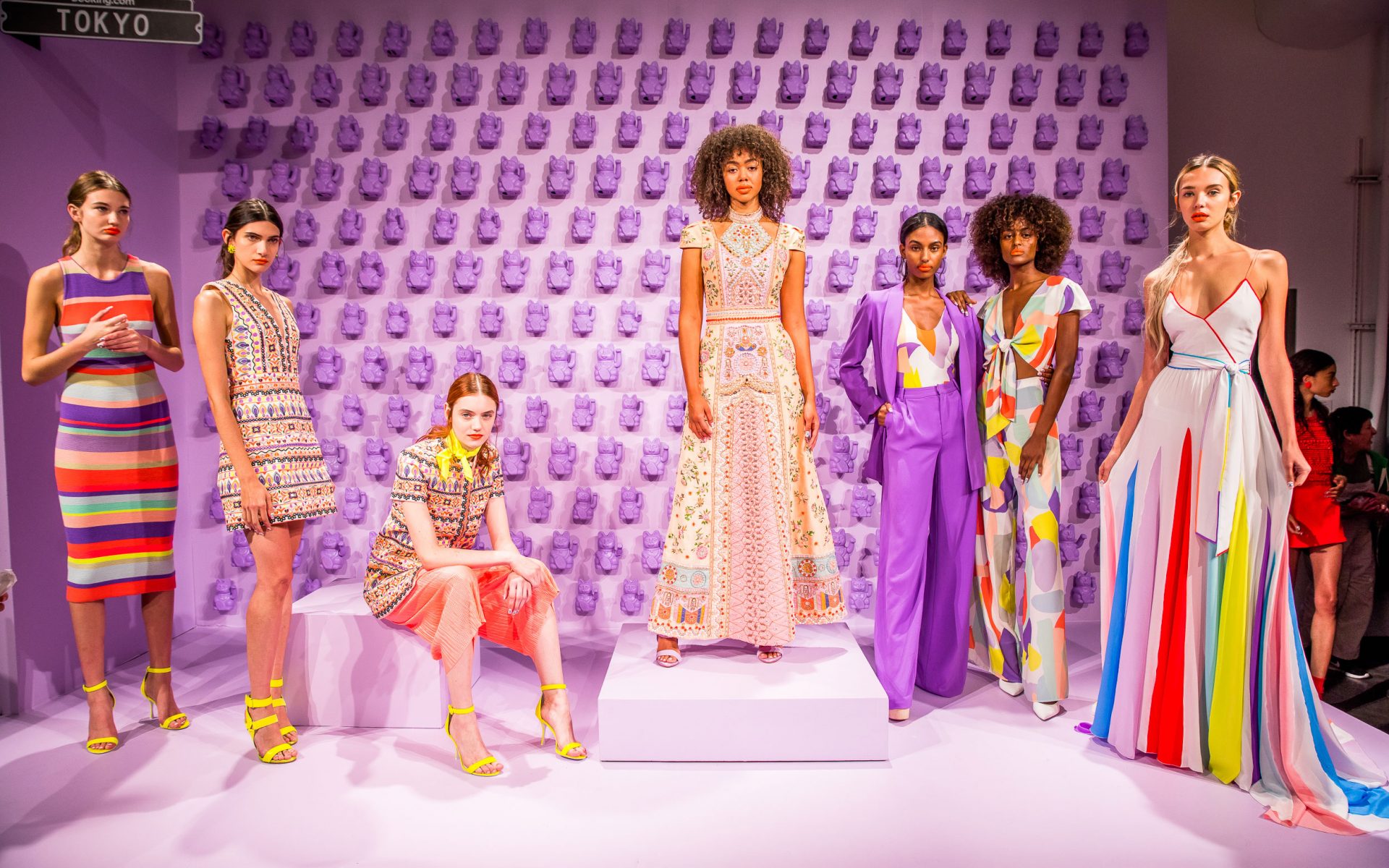 Stacey Bendet Creates A Wondrous Voyage For Alice Olivia S Spring 19 Collection Galerie