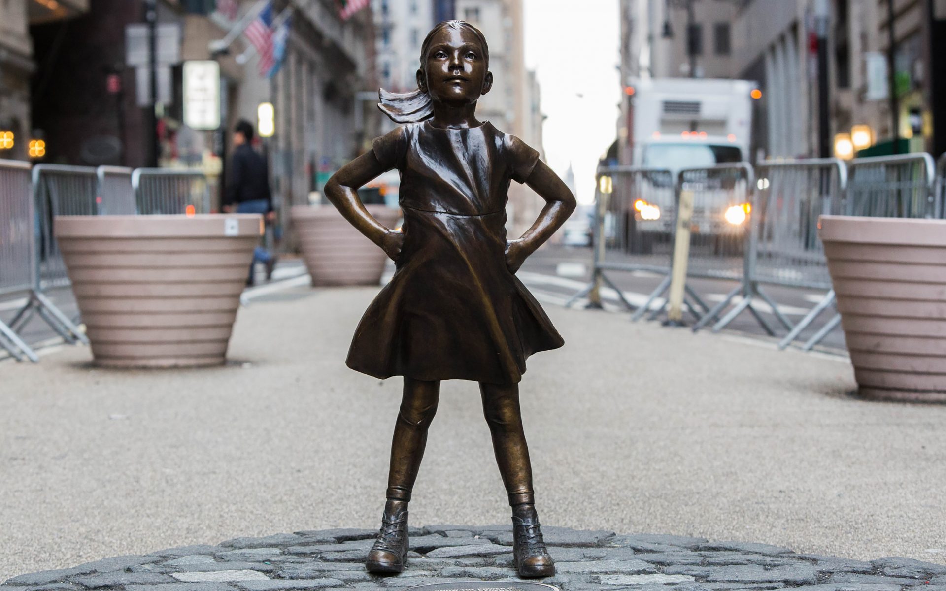 Wall Streets Famed ‘fearless Girl Sculpture Heads To Ireland Galerie 