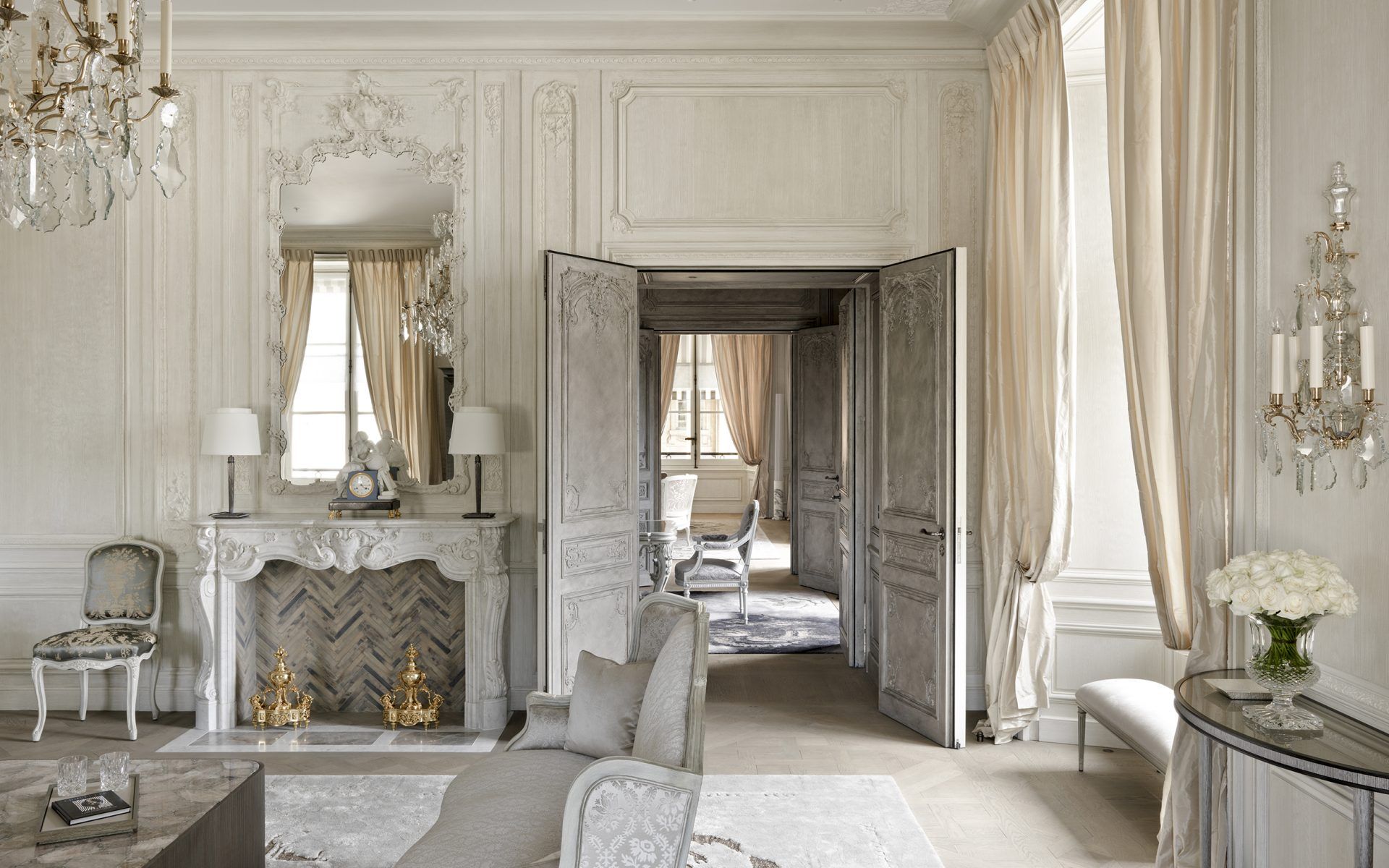 7 of the Most Luxurious Hotel Suites in Paris