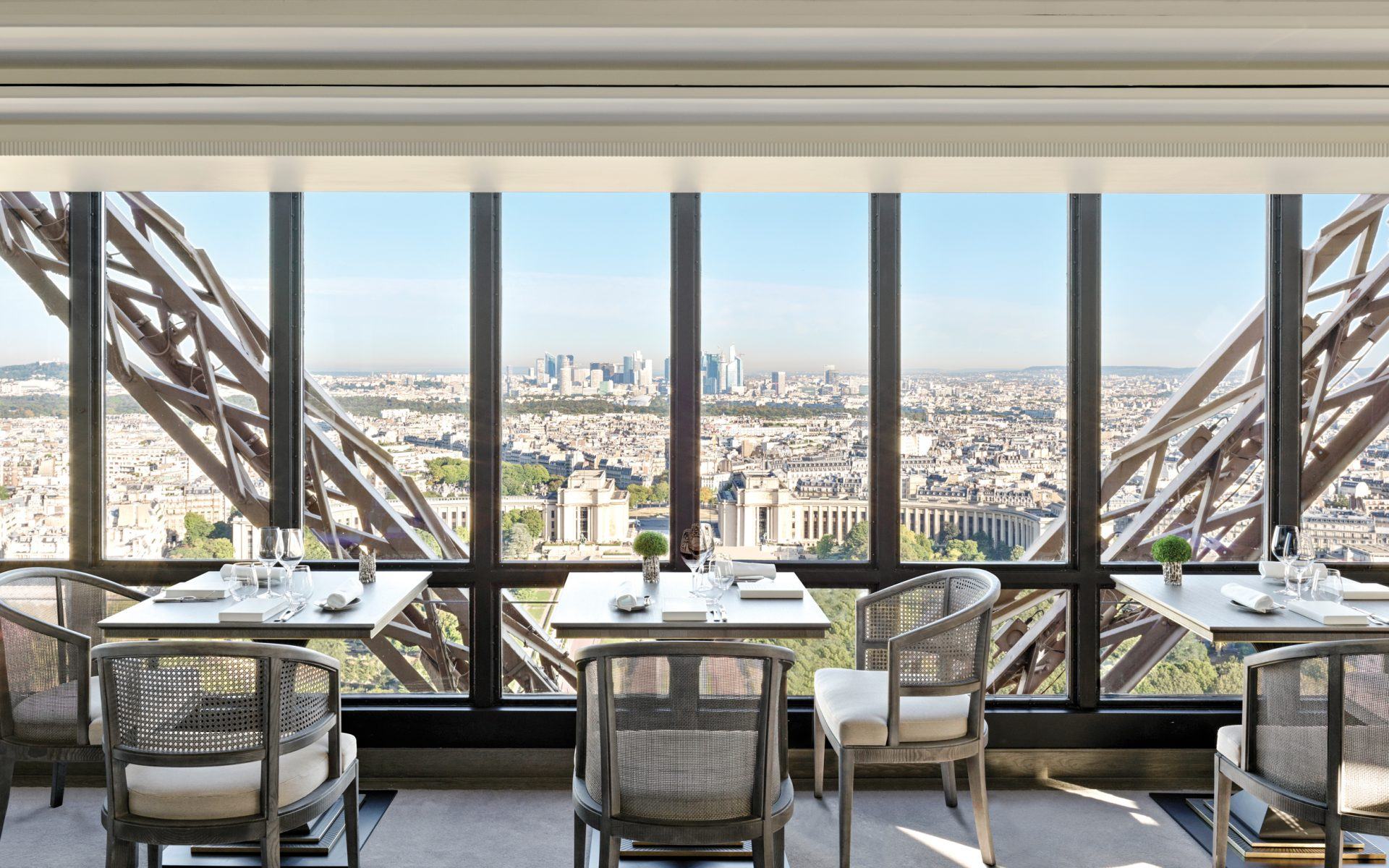 A Guide to Dining at the Best Eiffel Tower Restaurants