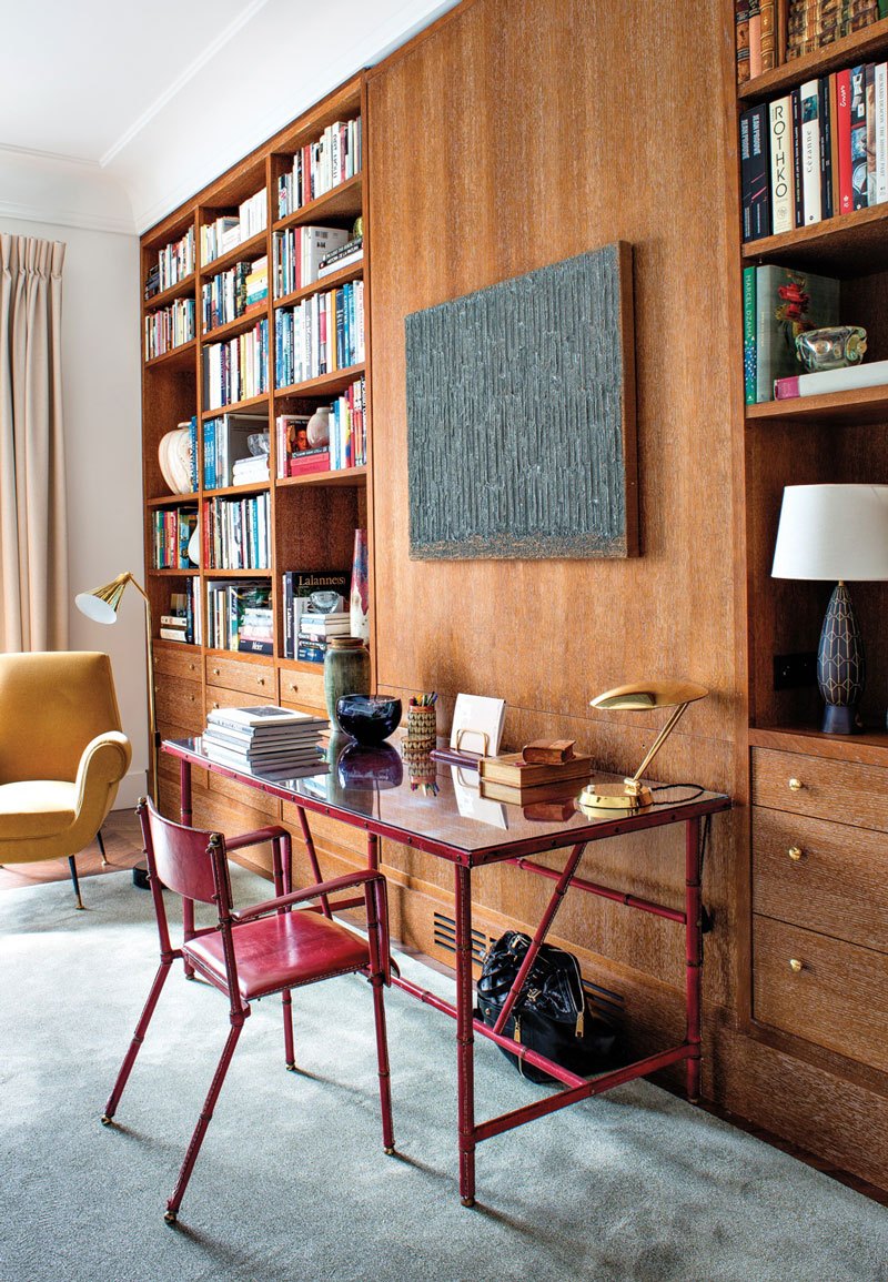 9 Home Libraries That Elegantly Integrate Fine Art and Book Collections ...