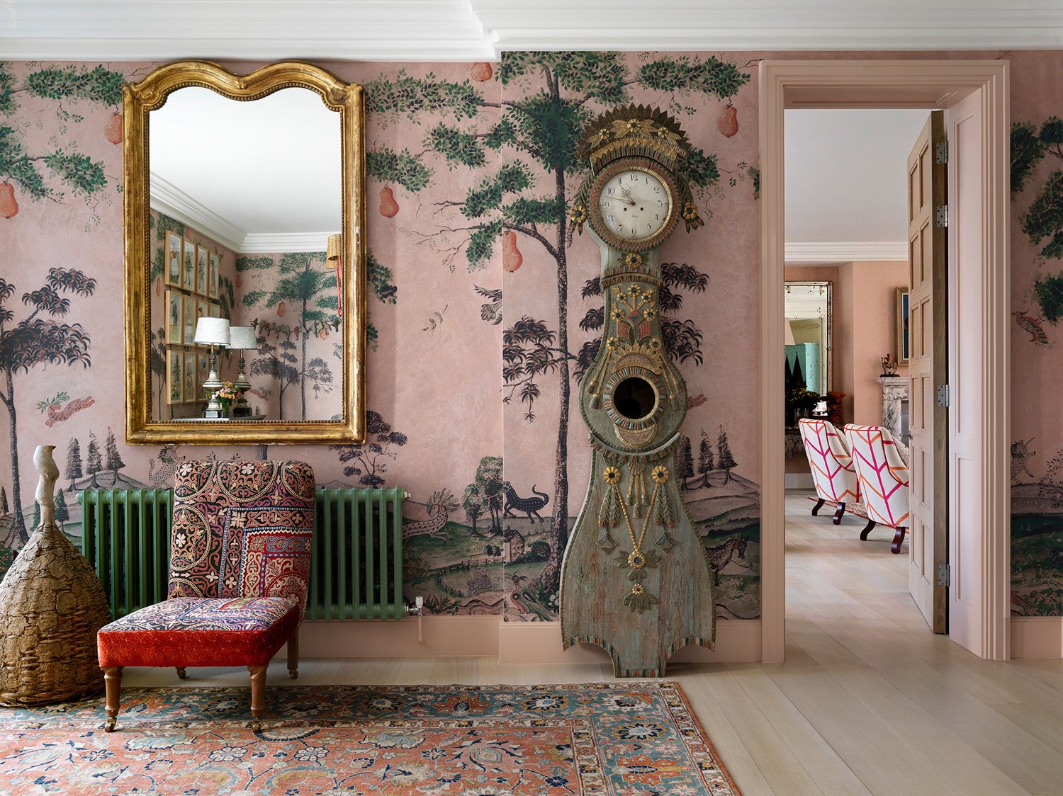 Kit Kemp Transforms Modern Interiors with Christie’s Antiques | Galerie