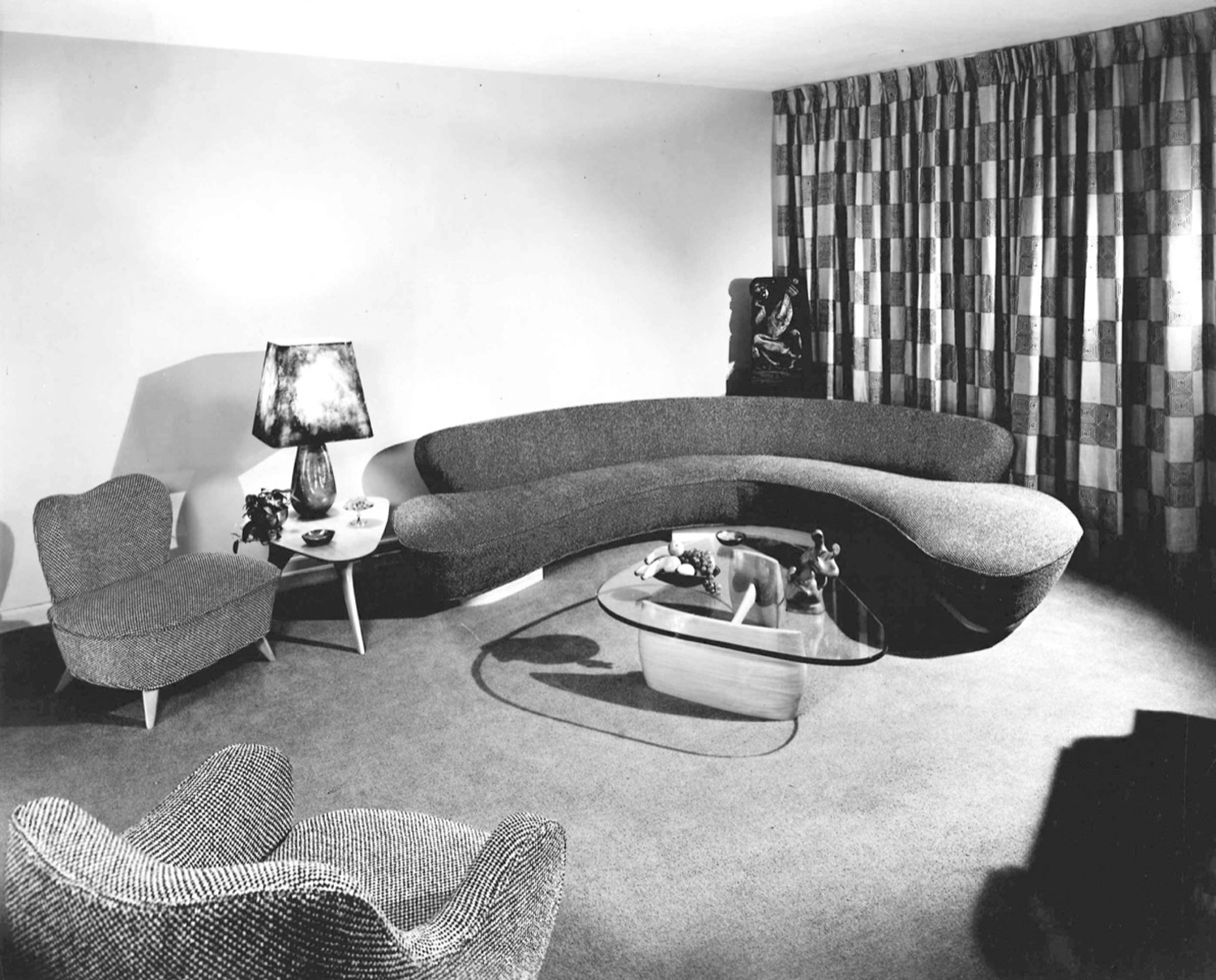 How Vladimir Kagan's Seductive Serpentine Sofa Became a Design Icon -  Galerie