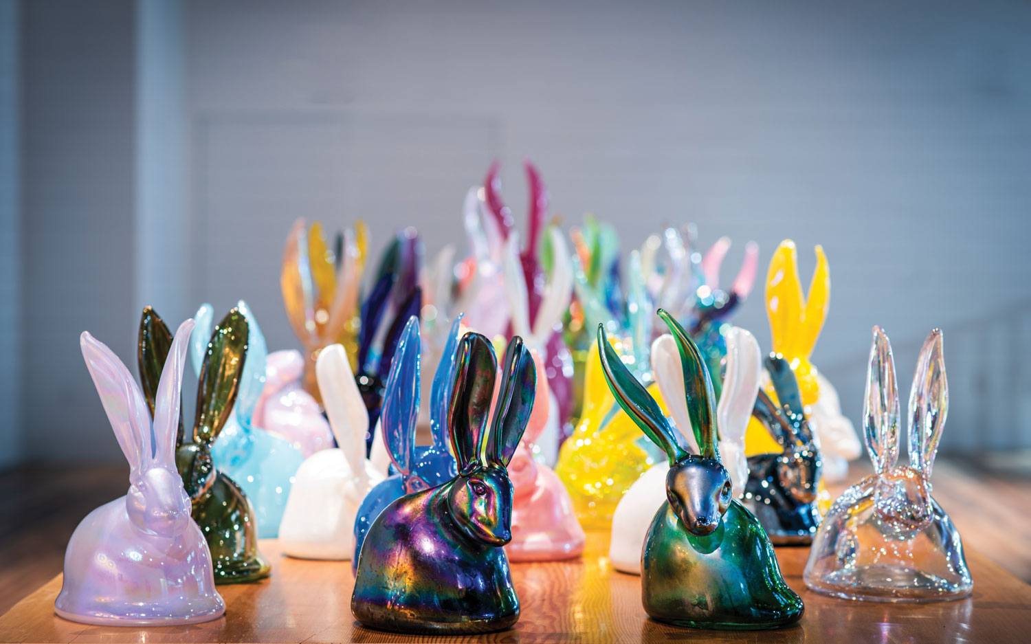 Made in collaboration with Glass Eye Studio, Slonem’s new blown-glass bunnies range tremendously in color and opalescence.