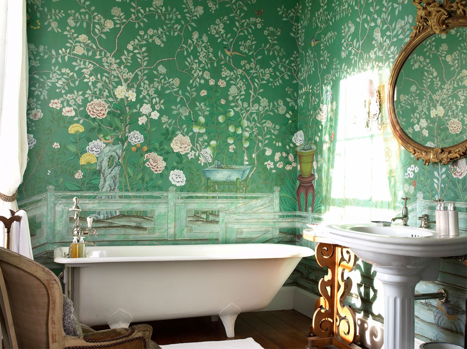 Jennifer Gracie The queen of handpainted chinoiserie wallpaper  The  Style That Binds Us