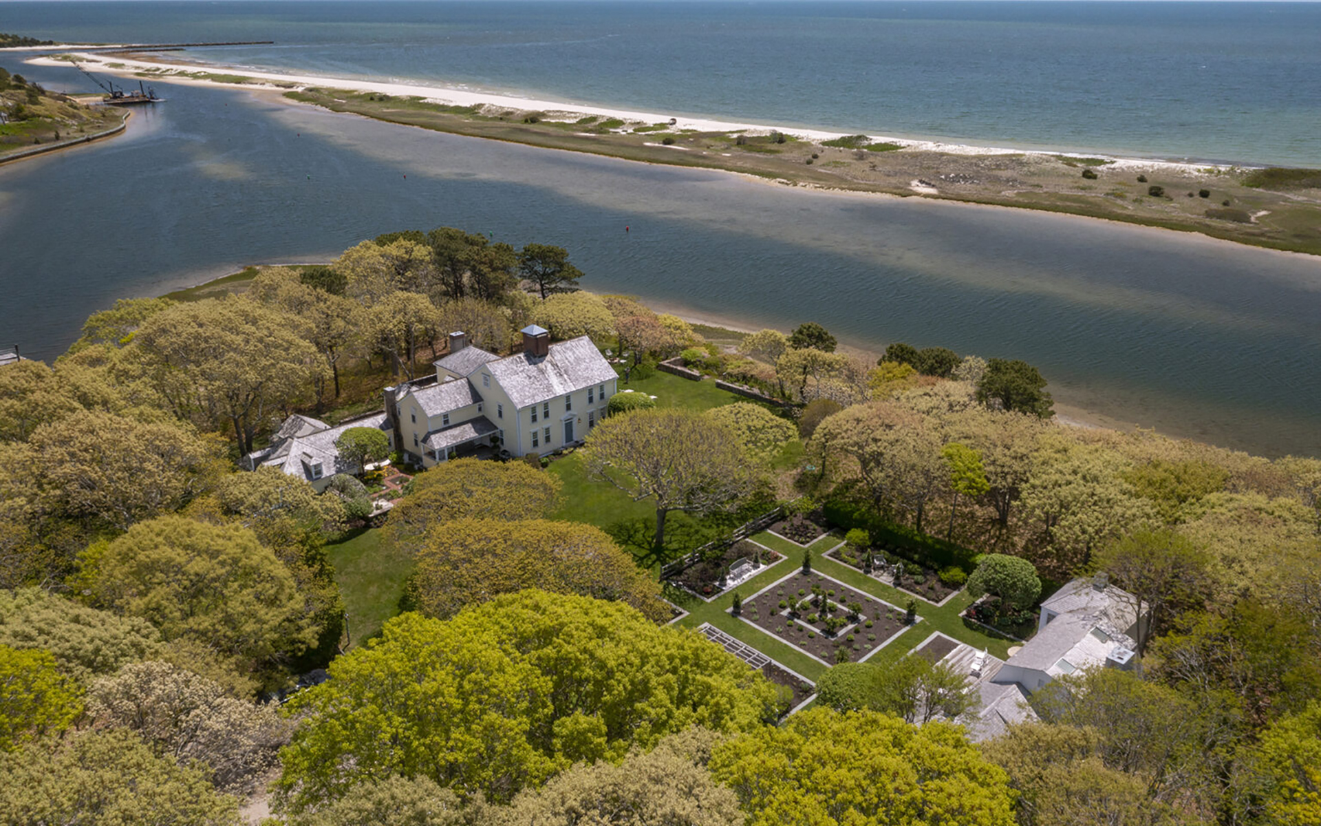 Bunny Mellon’s Cape Cod Estate Hits the Market for $19.8 Million - Galerie