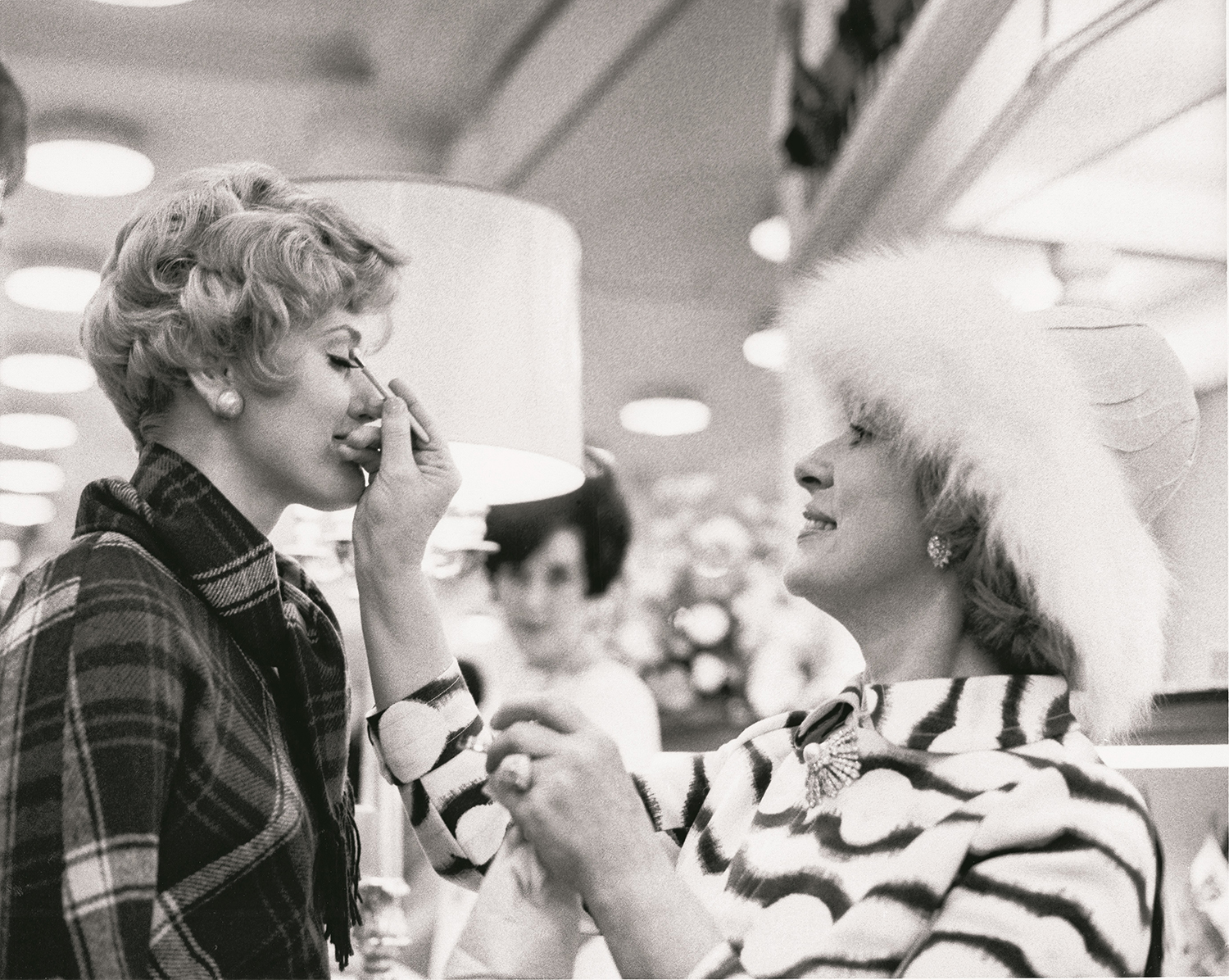 Photographic History of Estee Lauder from the WWD Archives [PHOTOS] – WWD