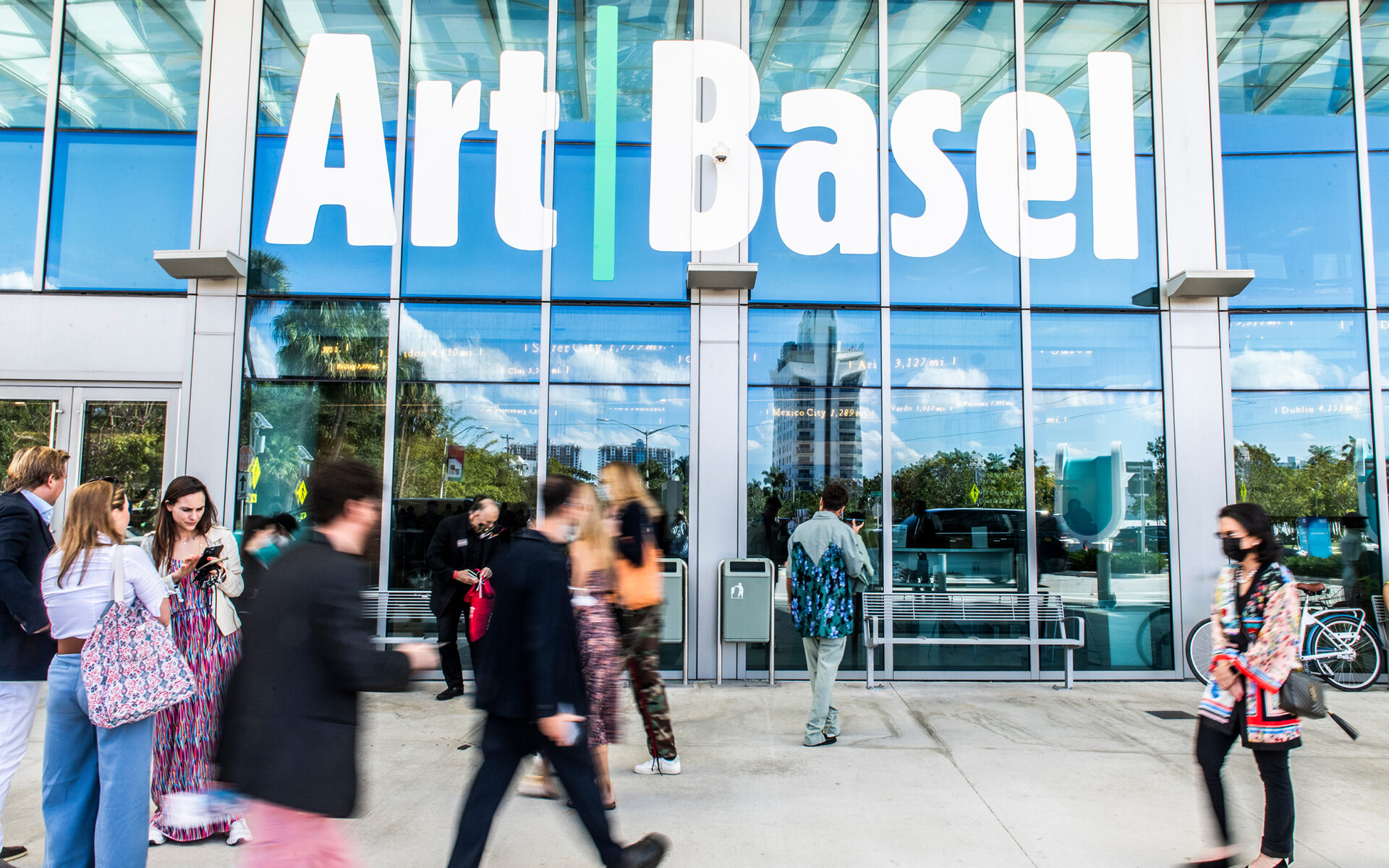 The LongAwaited Return of Art Basel Miami Beach Makes a Splash Galerie