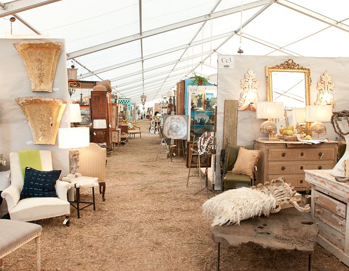 How to Navigate the Legendary Round Top Antiques Fair in Texas Galerie