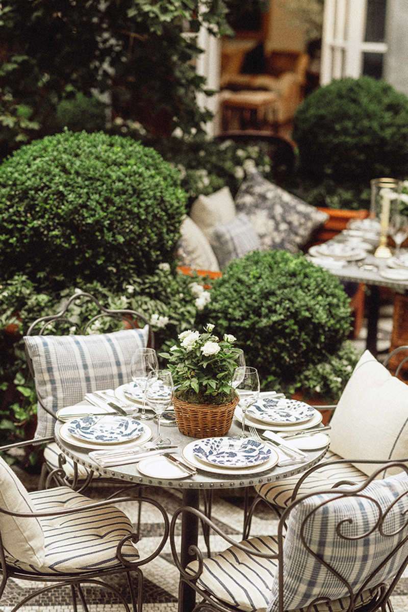 House & Home - Restaurant-Patios--Ralph-Lauren-Restaurant