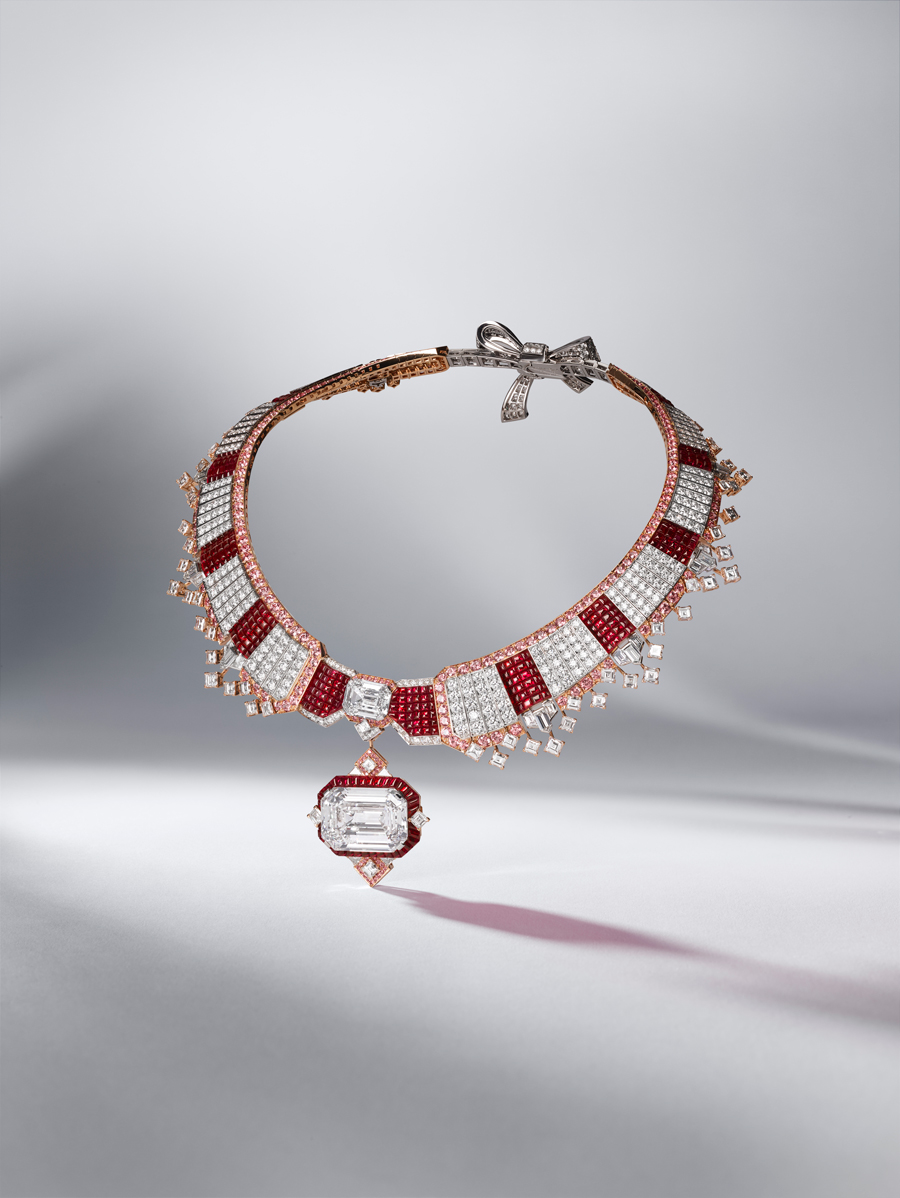 Van Cleef & Arpels launches new high jewellery collection Legends of  Diamonds - Something About Rocks