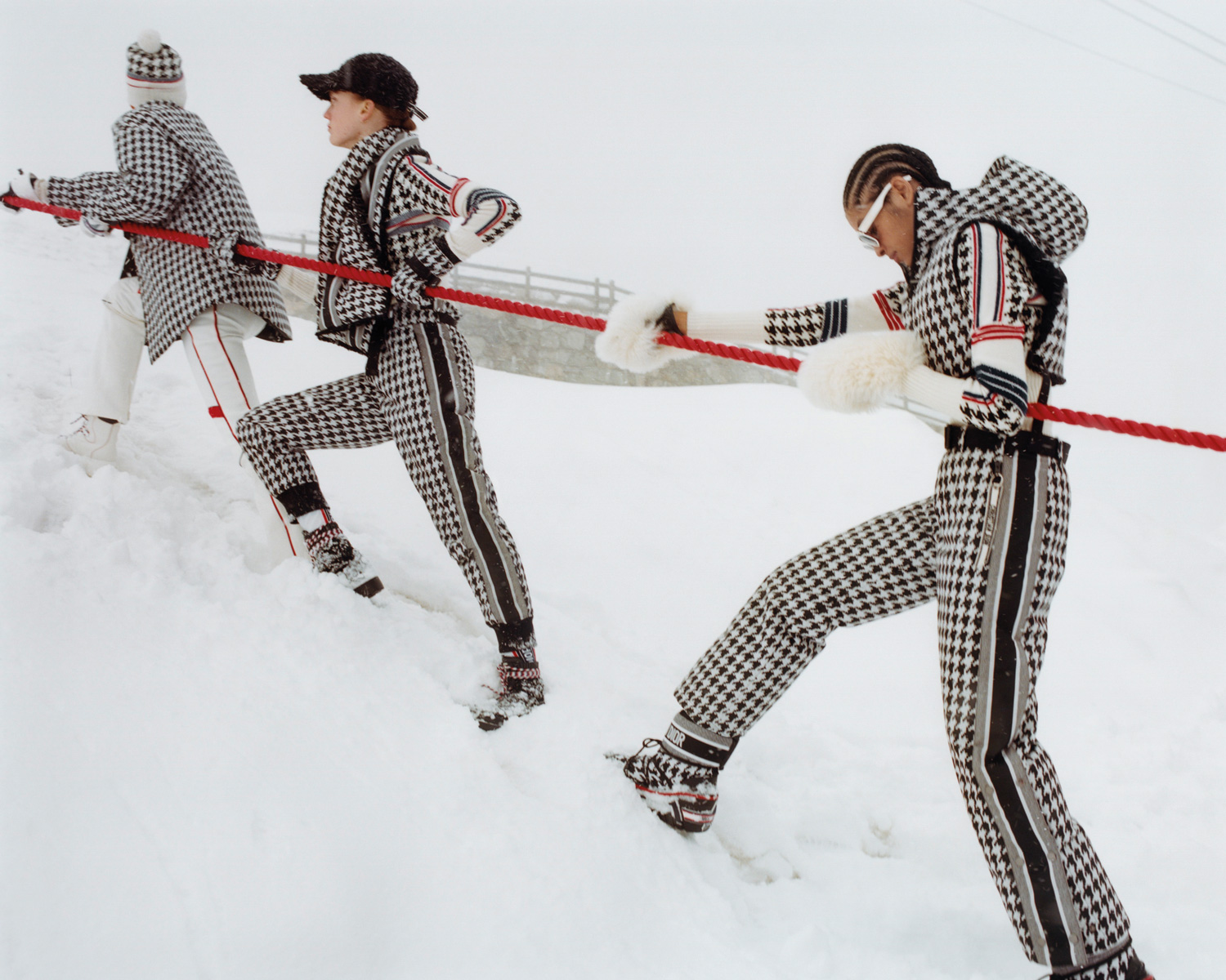 6 Chic Winter Accessories Perfect for Ski Season - Galerie