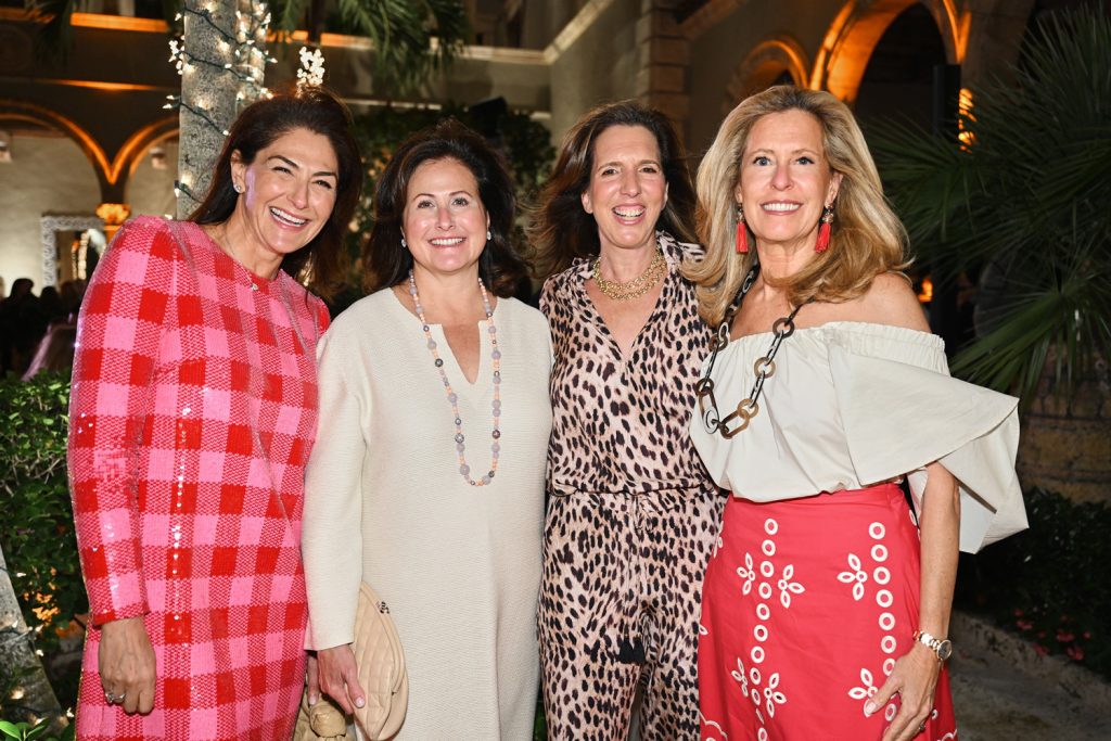 See Photos from the New Wave Patron Dinner - Galerie