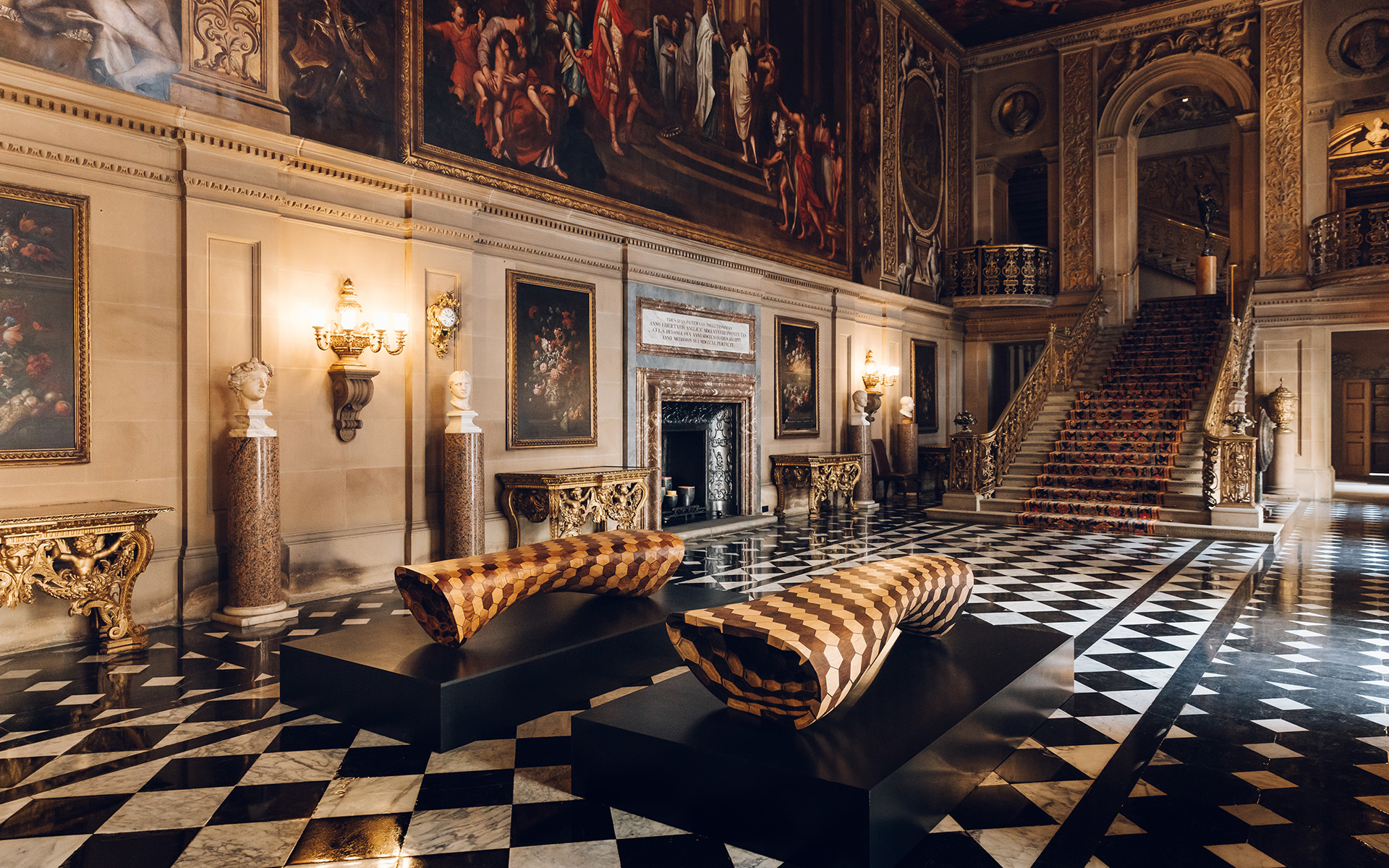 england-s-chatsworth-house-opens-a-dynamic-exhibition-with-friedman