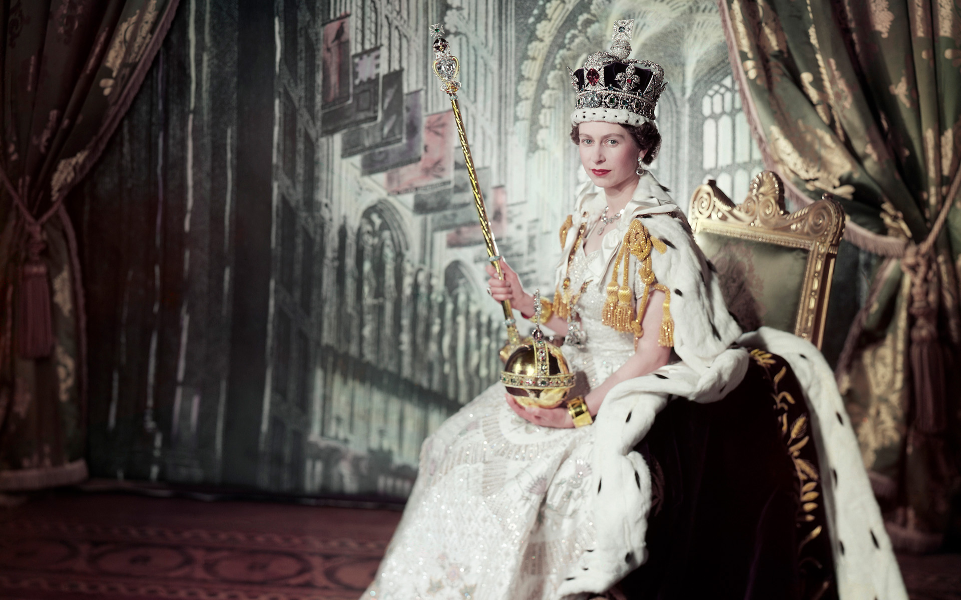 The queen s throne collection. Коронация Елизаветы 2. Королева Англии коронация.
