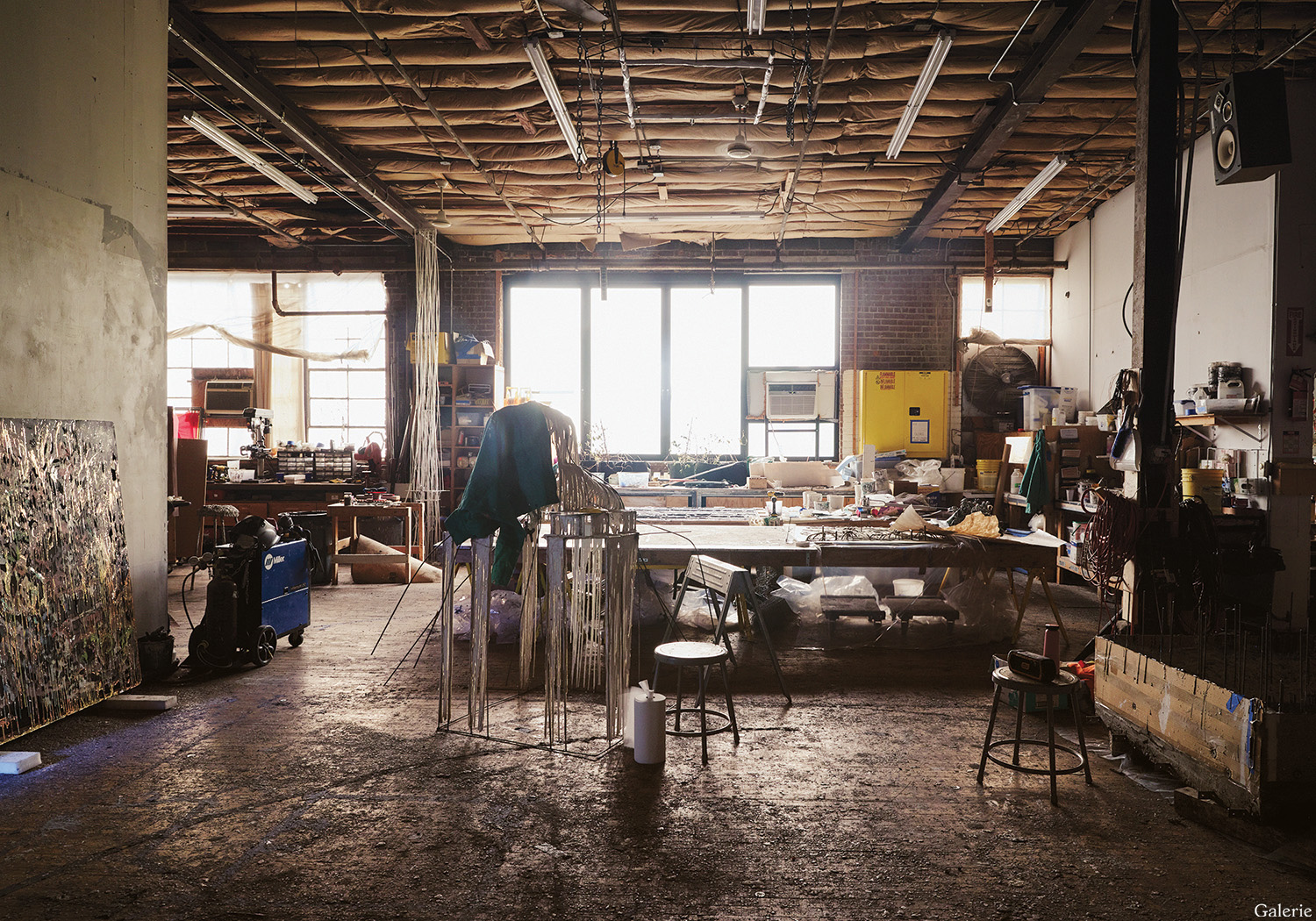 Tour Diana Al-Hadid’s Expansive Brooklyn Studio - Galerie