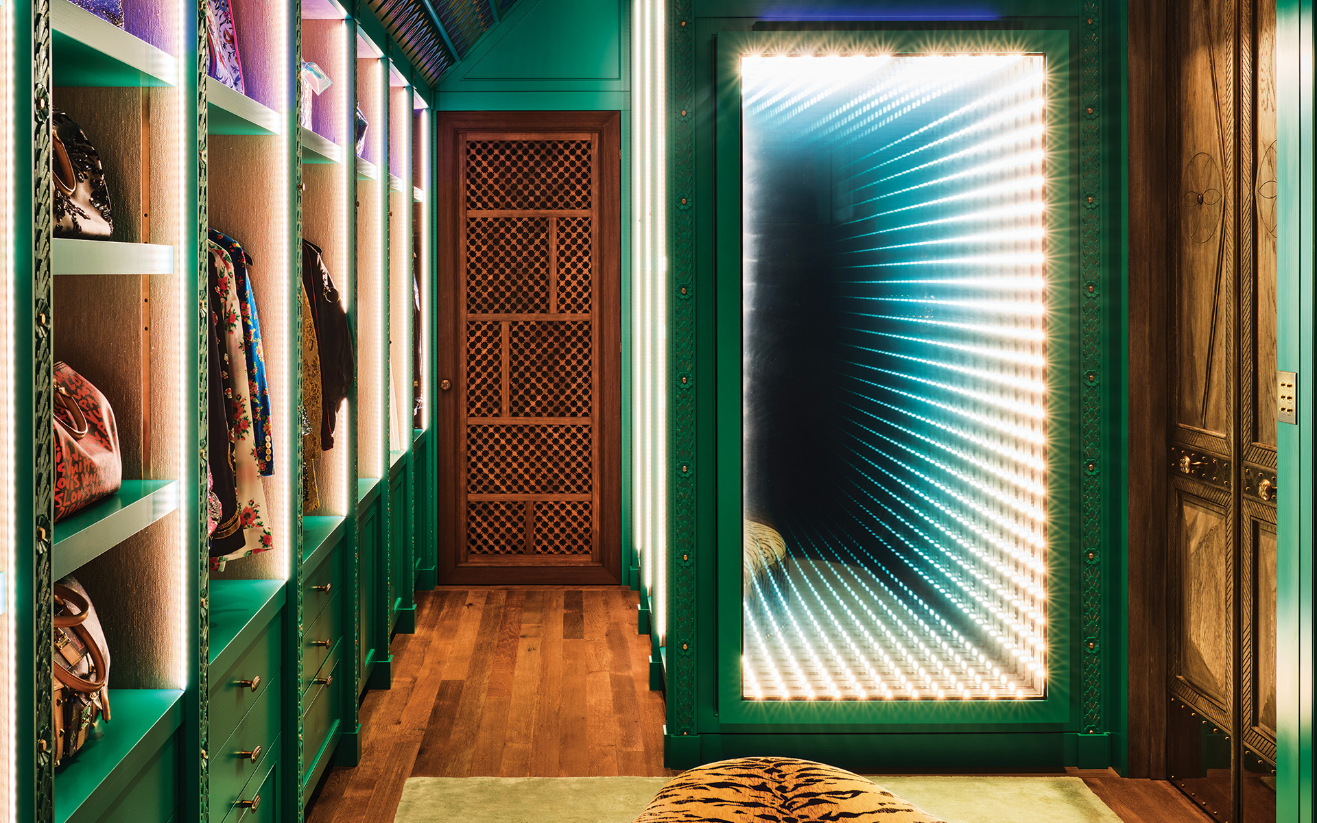 6 Leading Interior Experts Detail How to Design a Fantasy Dressing Room -  Galerie