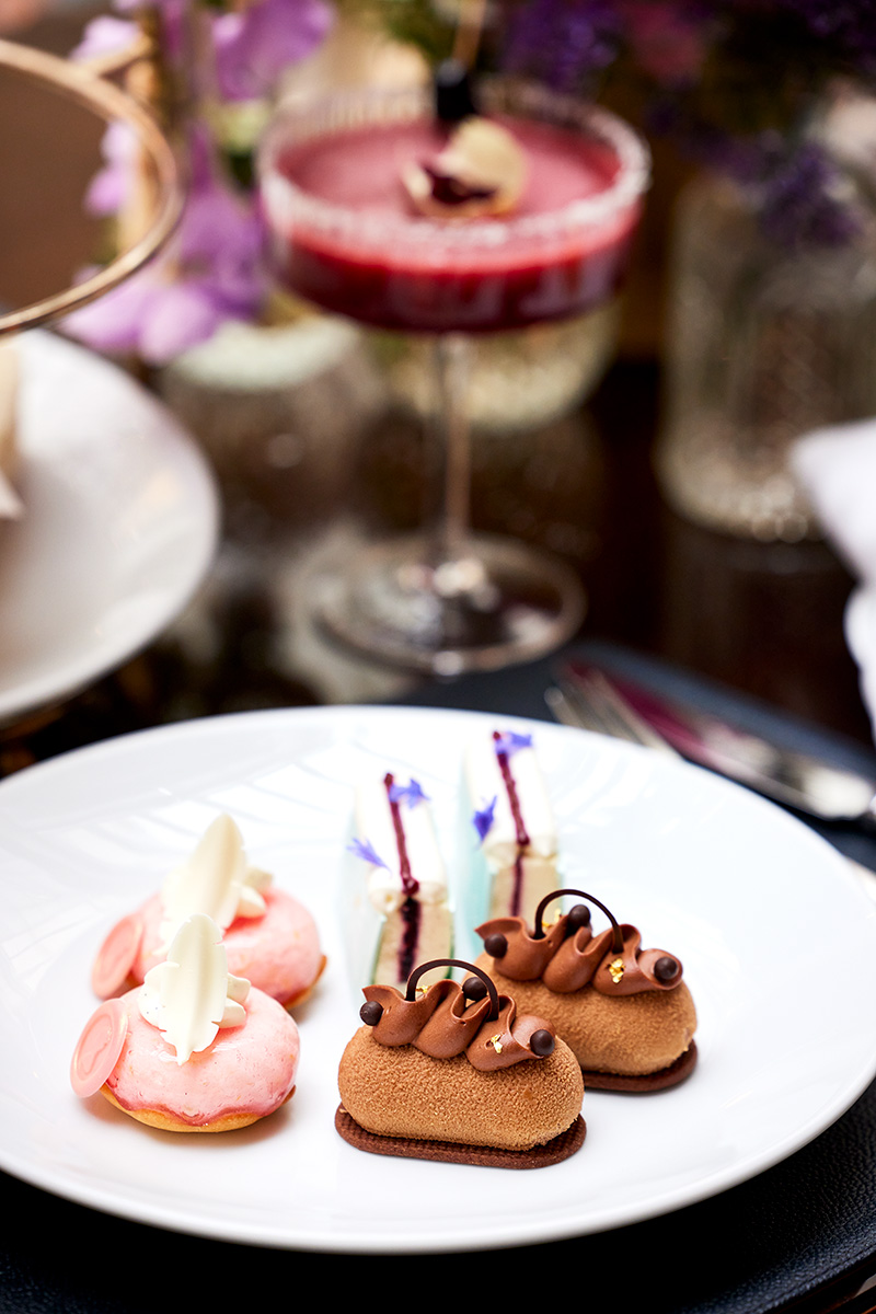 Bridgerton-inspired tea service at The Lanesborough.