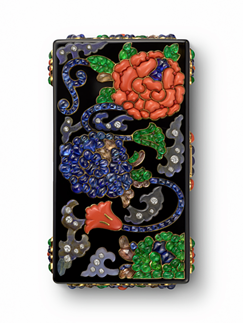 Vanity case, Cartier Paris, (1927), is on display celebrating Cartier in Japan.