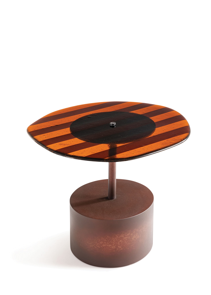 Sumo coffee table by Fendi Casa is recommended for a guest room.