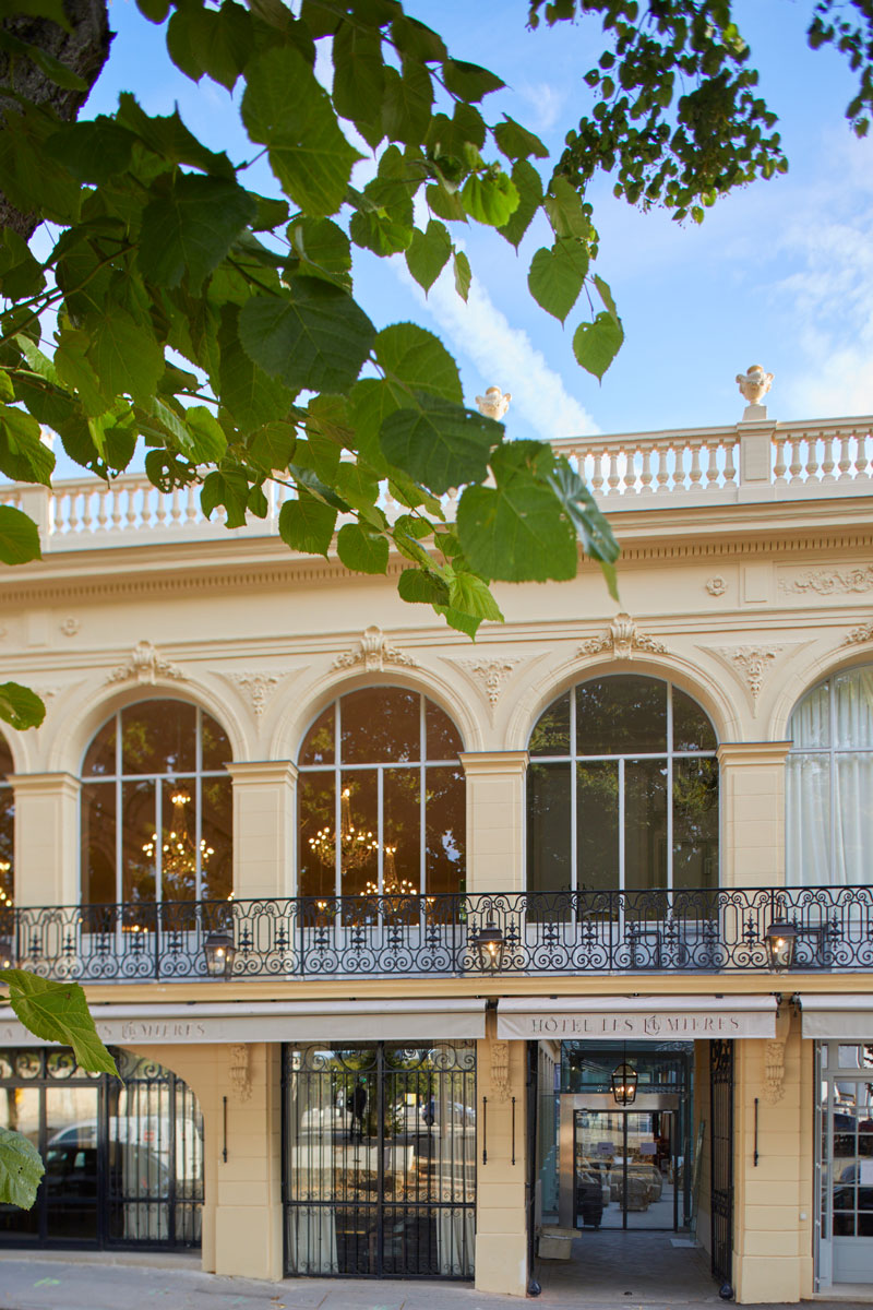 Facade of Hotel Les Lumières