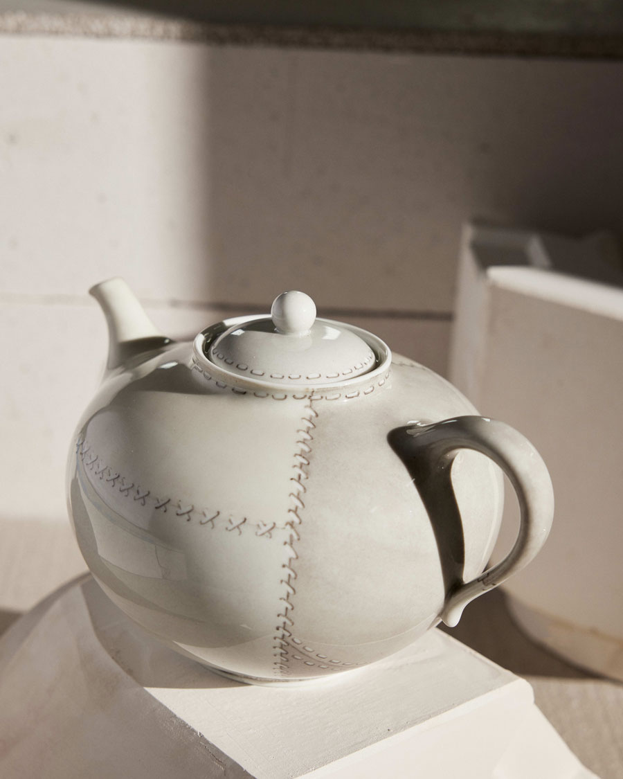 Ginori 1735 teapot designed by Steven Volpe.