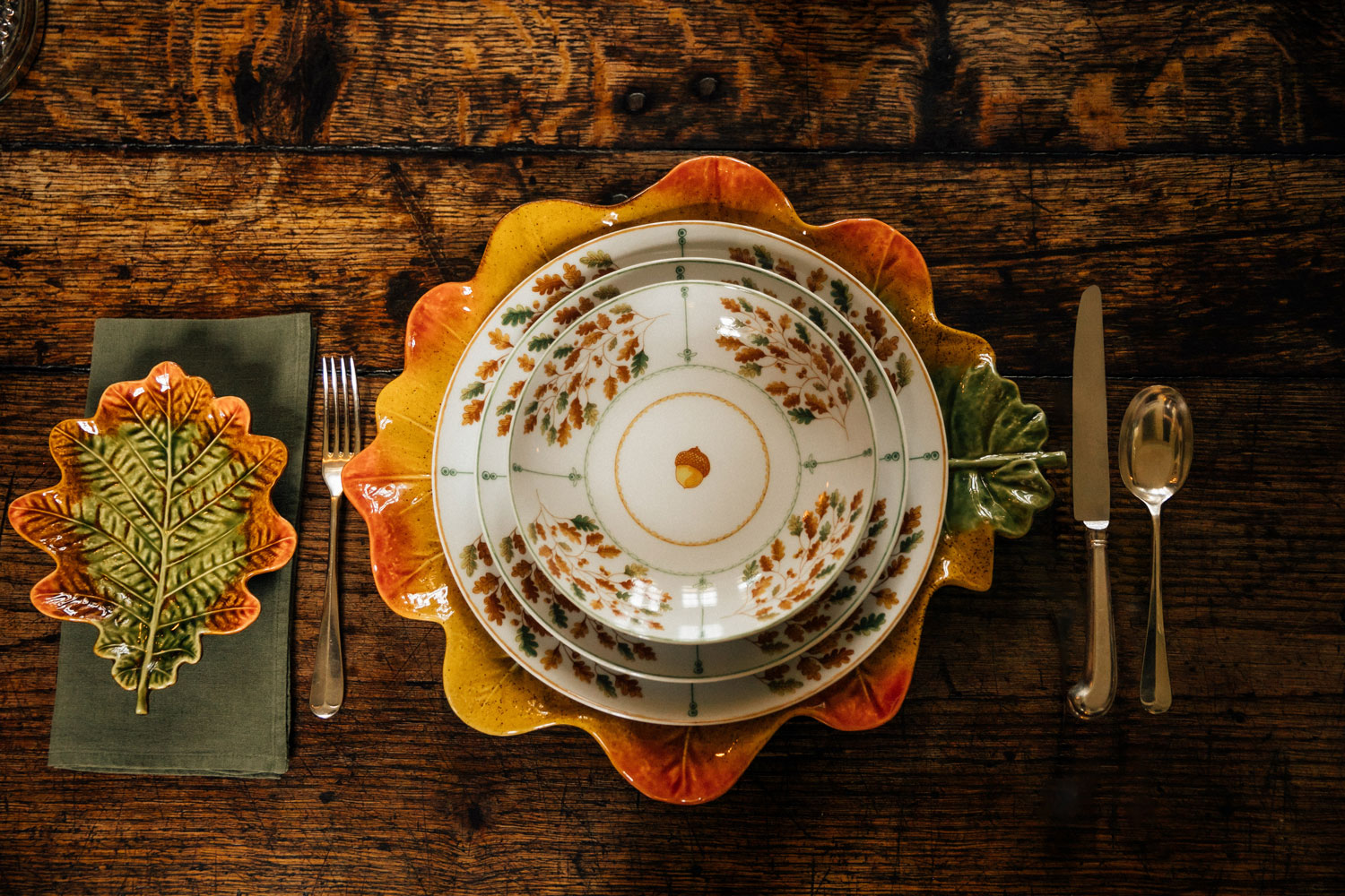 The hand-painted ceramic pieces for Bordallo Pinheiro pair perfectly with the Vista Alegre dinnerware in the collection designed by Claudia Schiffer.