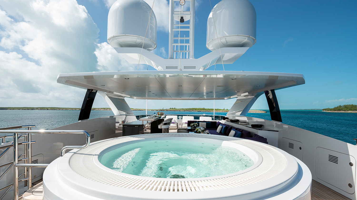 The sundeck on Heesen's ELA.