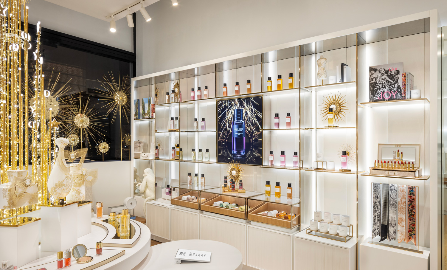 A curated assortment of La Collection Privée Christian Dior fragrances, skincare, and makeup selections for the season