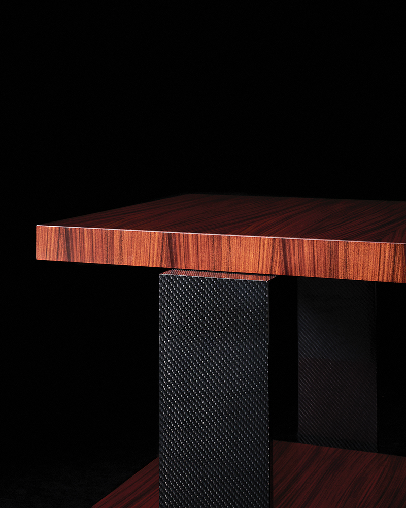 A detail of the RL-CF1 side table.