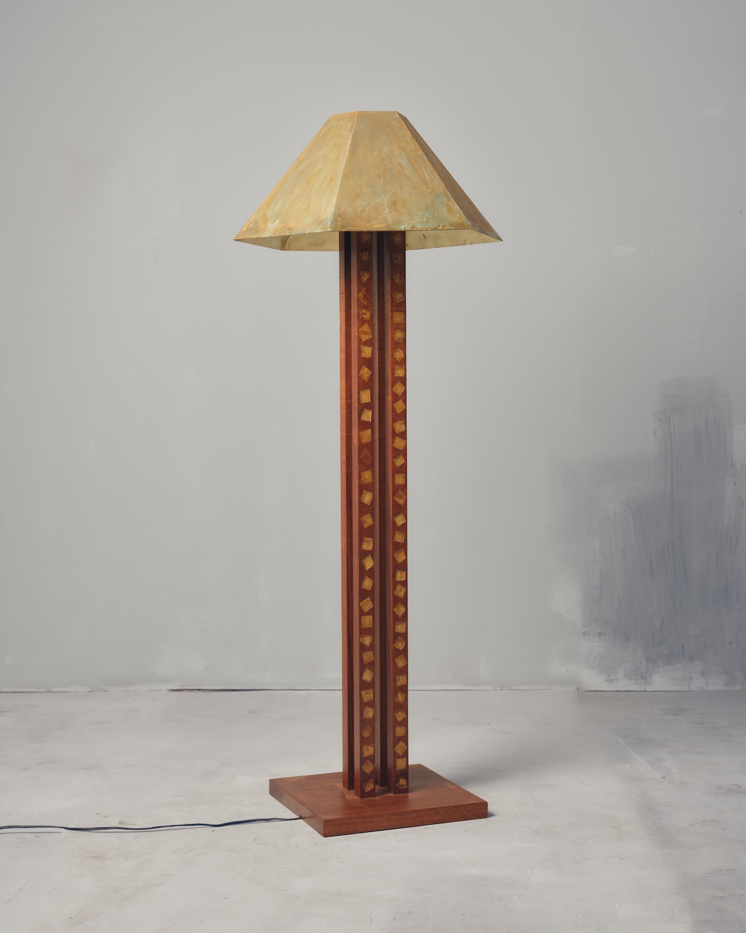 “Floor Lamp 01” (2024) by Rafael Triboli.