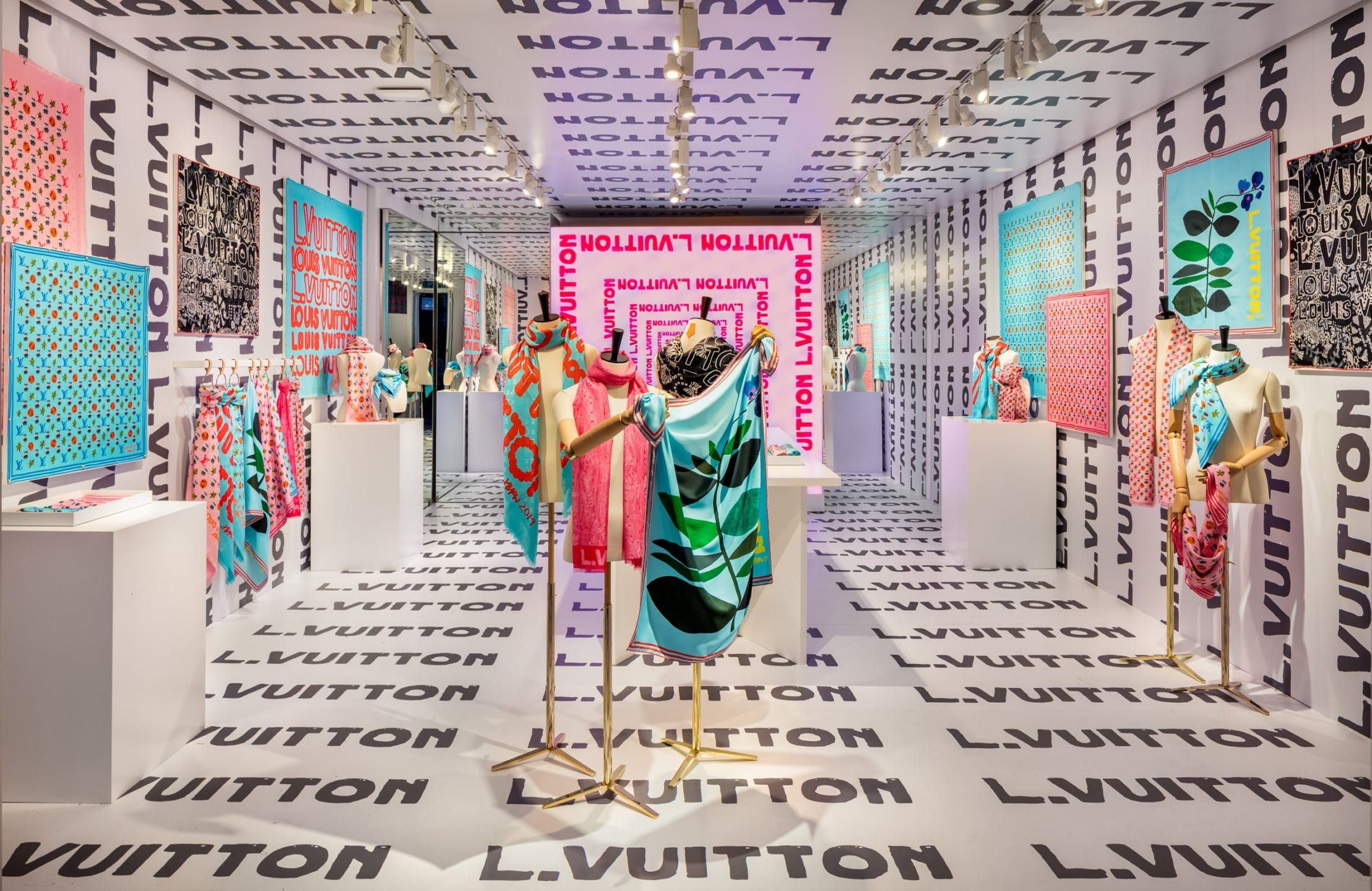 LOUIS VUITTON type☆アートインテリアポスター＃434★世界地図 See Louis Vuitton's Delightful New Accessories by Jonas Wood