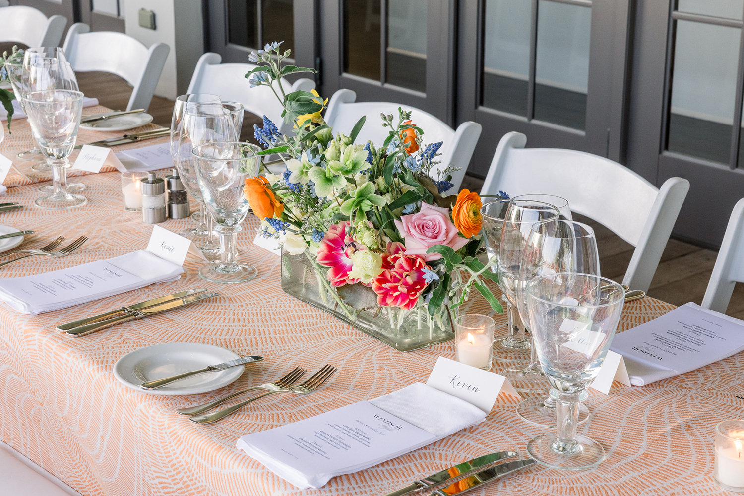 Design panel dinner with florals by Lara’s Theme at Windsor.